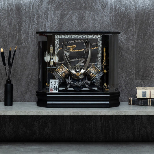 兜ケース飾り「漆黒星雲」~有田焼陶板飾り~