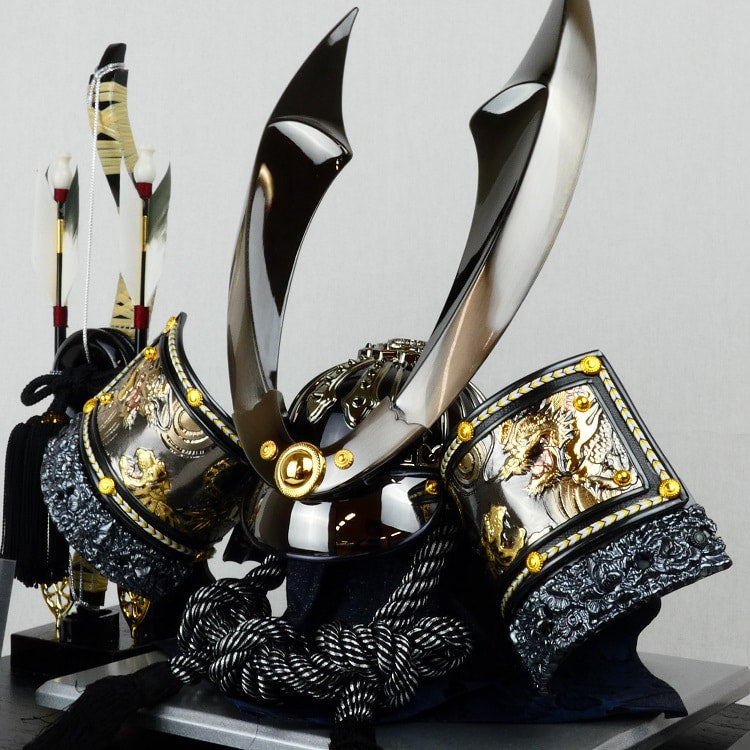 兜ケース飾り「漆黒星雲」~有田焼陶板飾り~