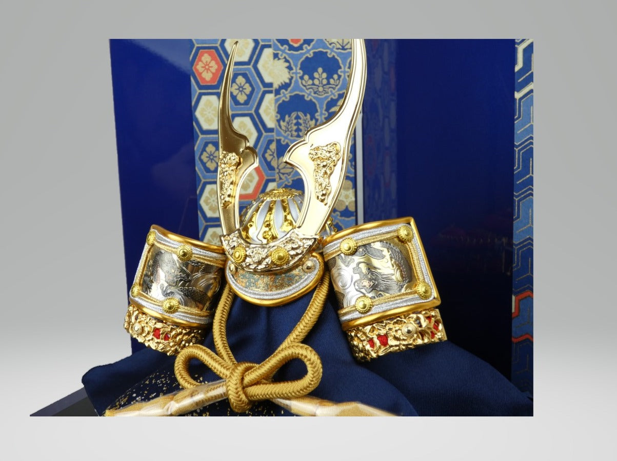 プレミアムコンパクトシリーズ 御兜収納飾り「藍」