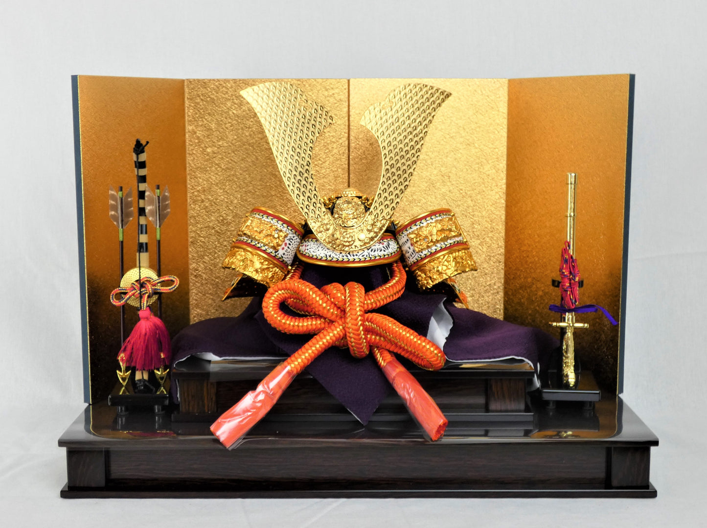 御兜飾り「黄金兜」 53050