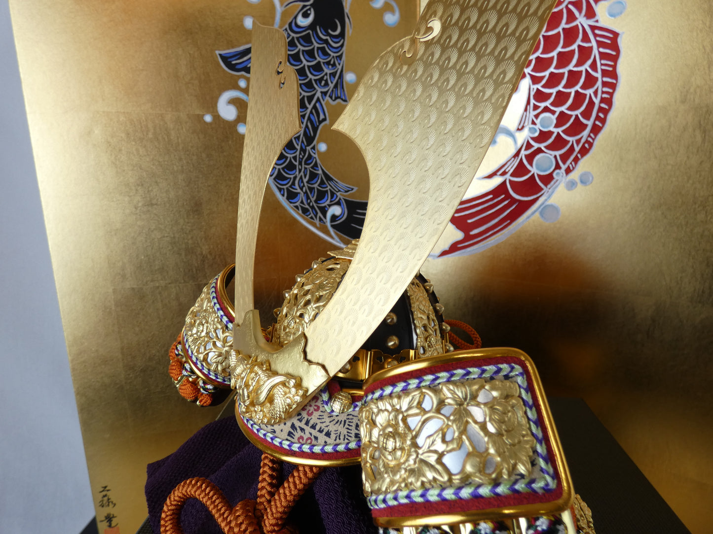 平安武久作 御兜飾り 10号正絹朱赤糸兜