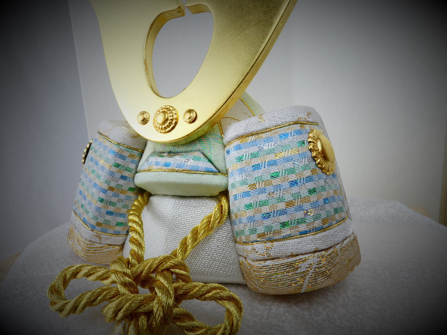 木目込み兜飾り