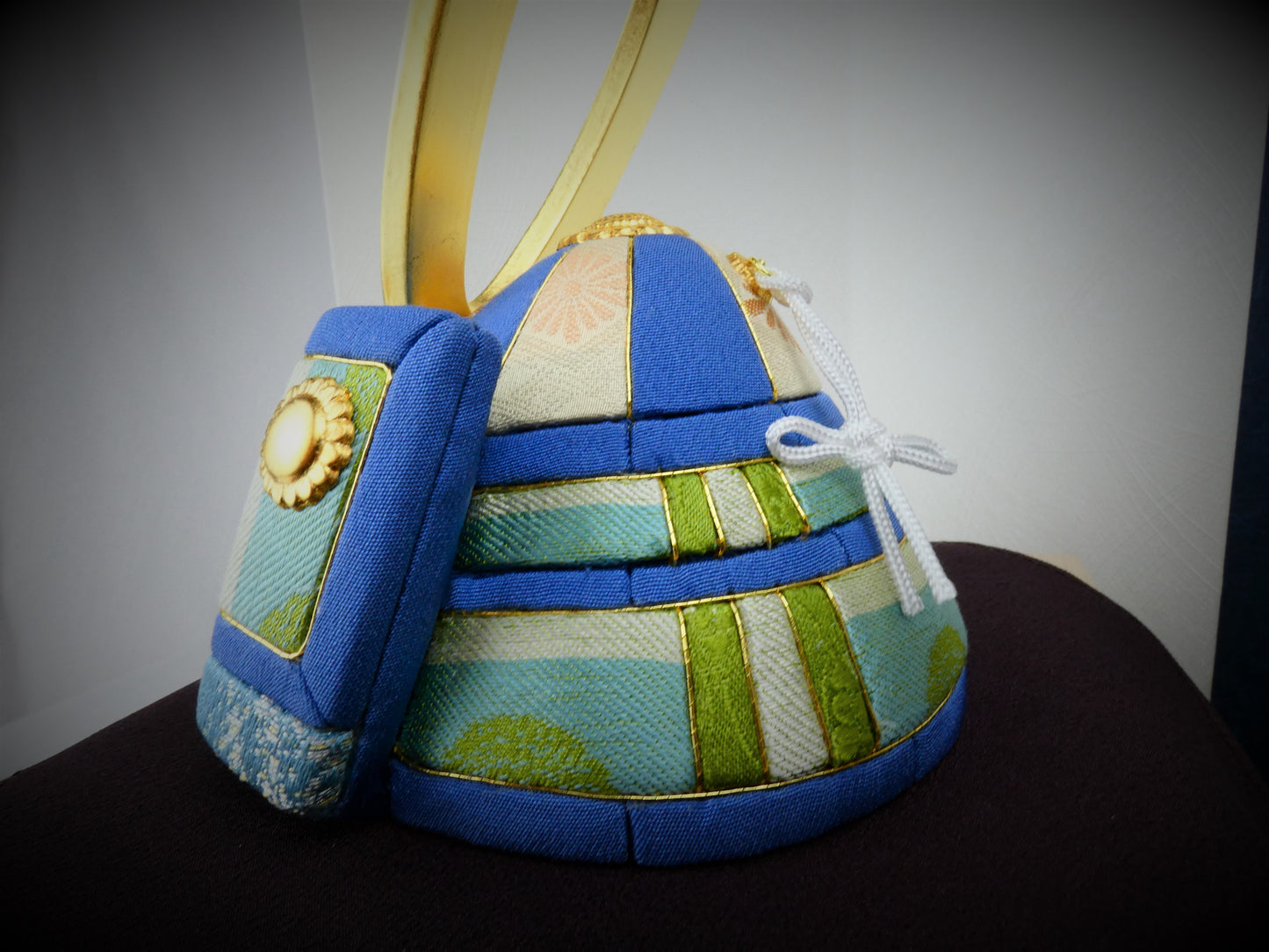 木目込み兜飾り