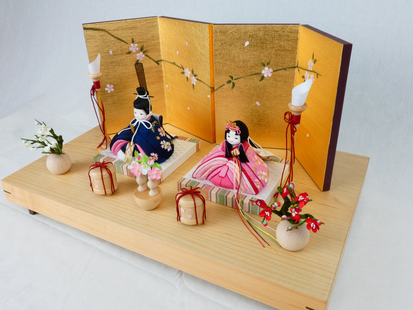 やまがた匠人形 紅花染め木目込み親王飾り
