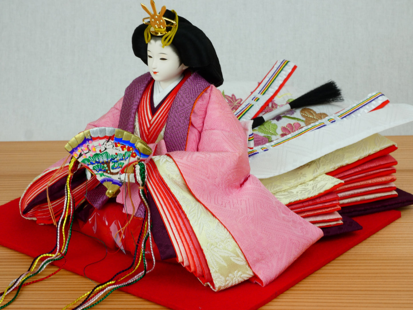 ふるさとやまがた雛 紅花手染め 金山杉 平飾り 行燈付き GR