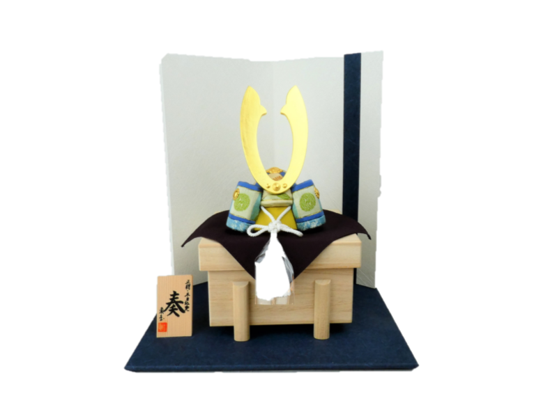 木目込み兜飾り