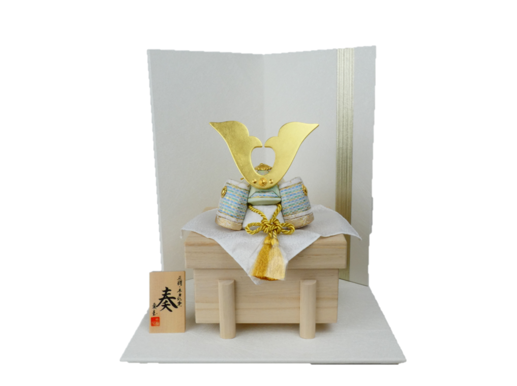 木目込み兜飾り