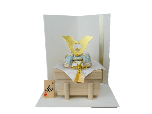 木目込み兜飾り