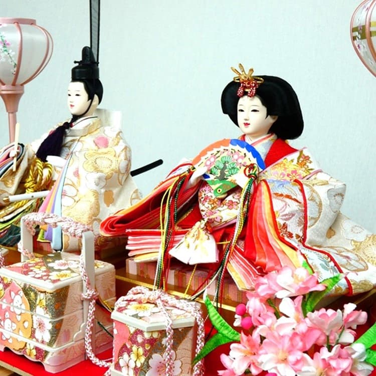 桜華雛」親王ケース飾り【被布着プレゼント】 – 人形の柴崎オンライン
